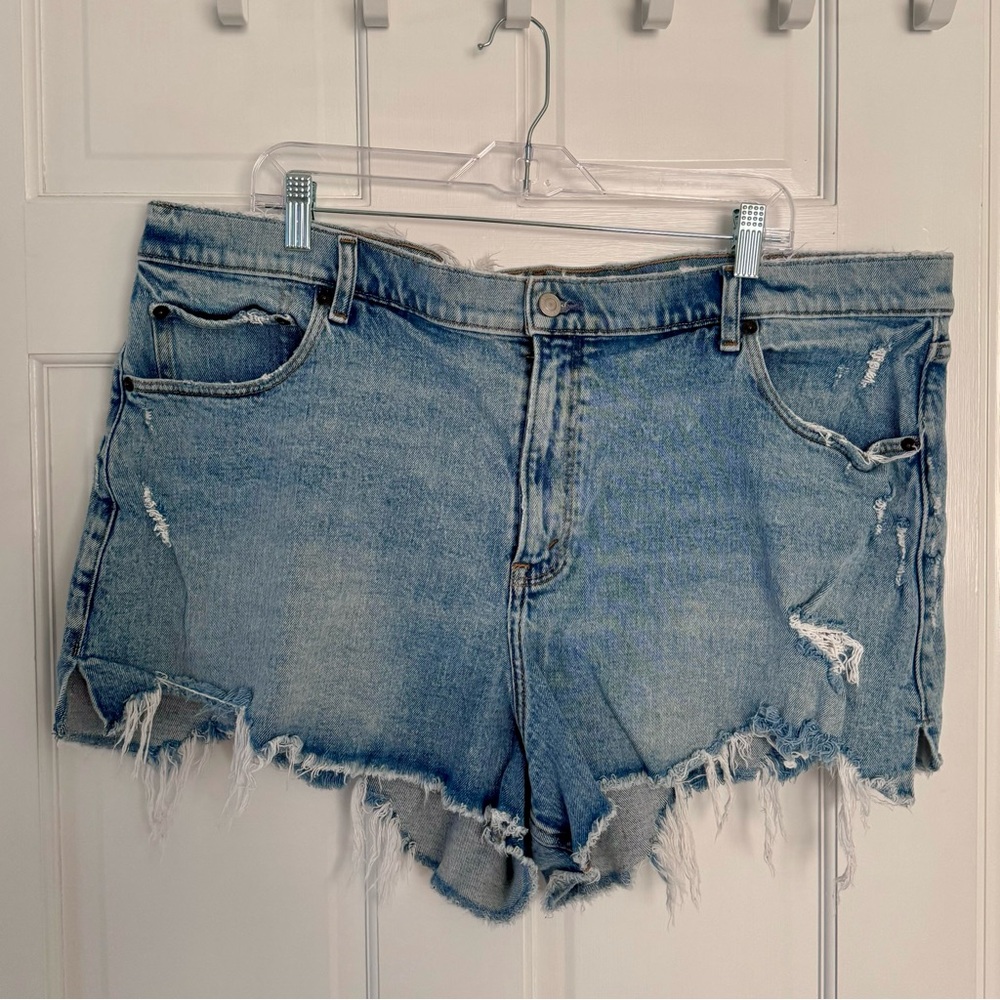 Abercrombie & Fitch | The Cutoff Short, High-Rise, Light Wash, Size 35(20) - EUC